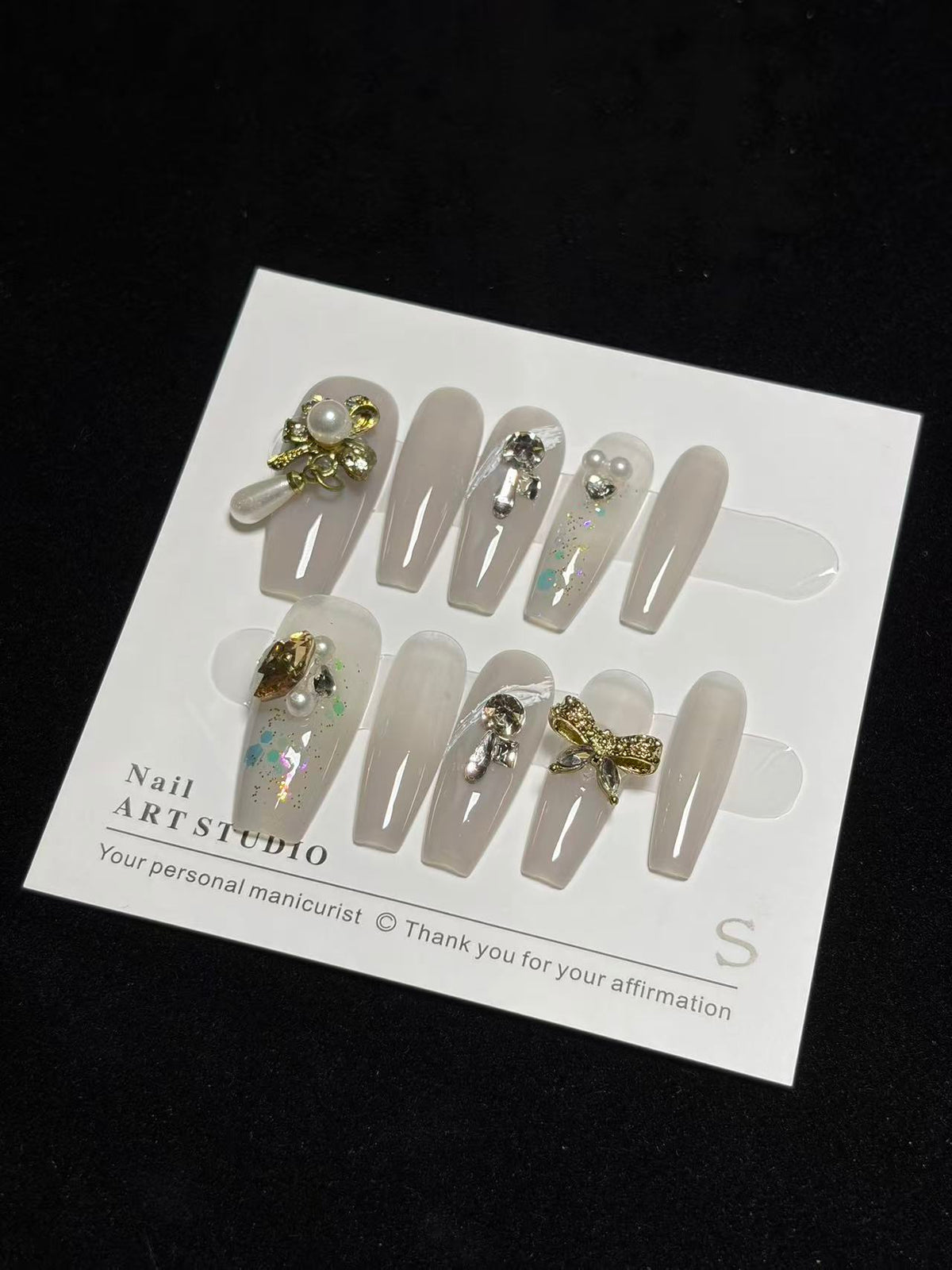 Golden Heirloom – Pearl & Gold Luxury Press-On Nails NO.15