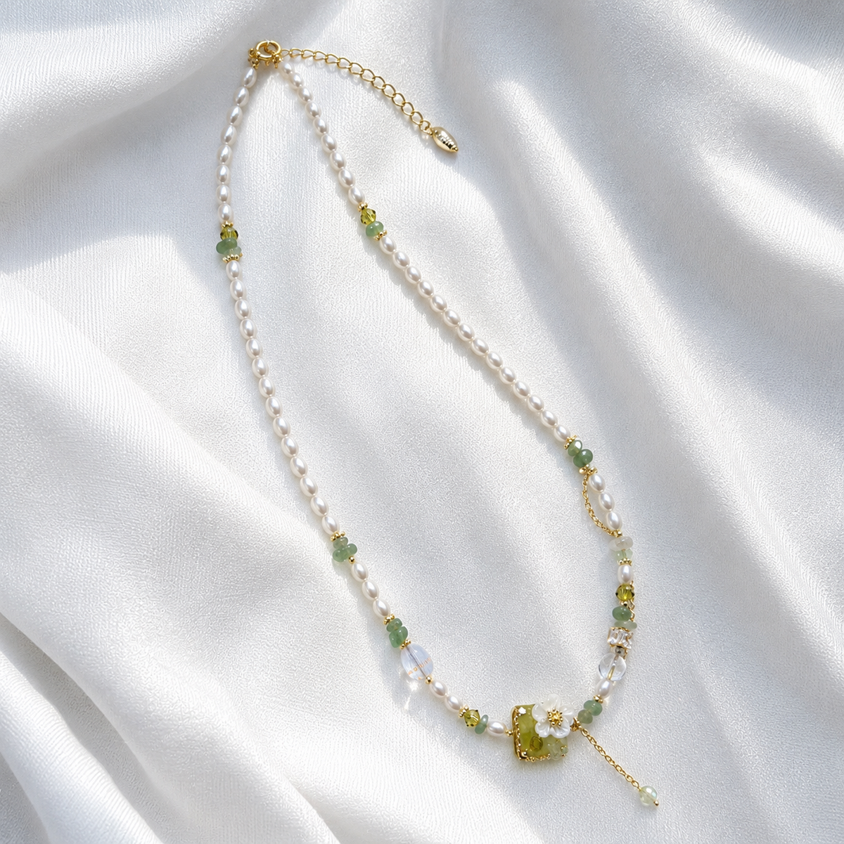 Garden Dew Pearl Necklace