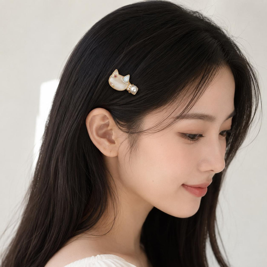 Cream Marble Cat Hair Clip, Opal Crystal Moon, Gold Chain Border, Pearl Alligator Pinch