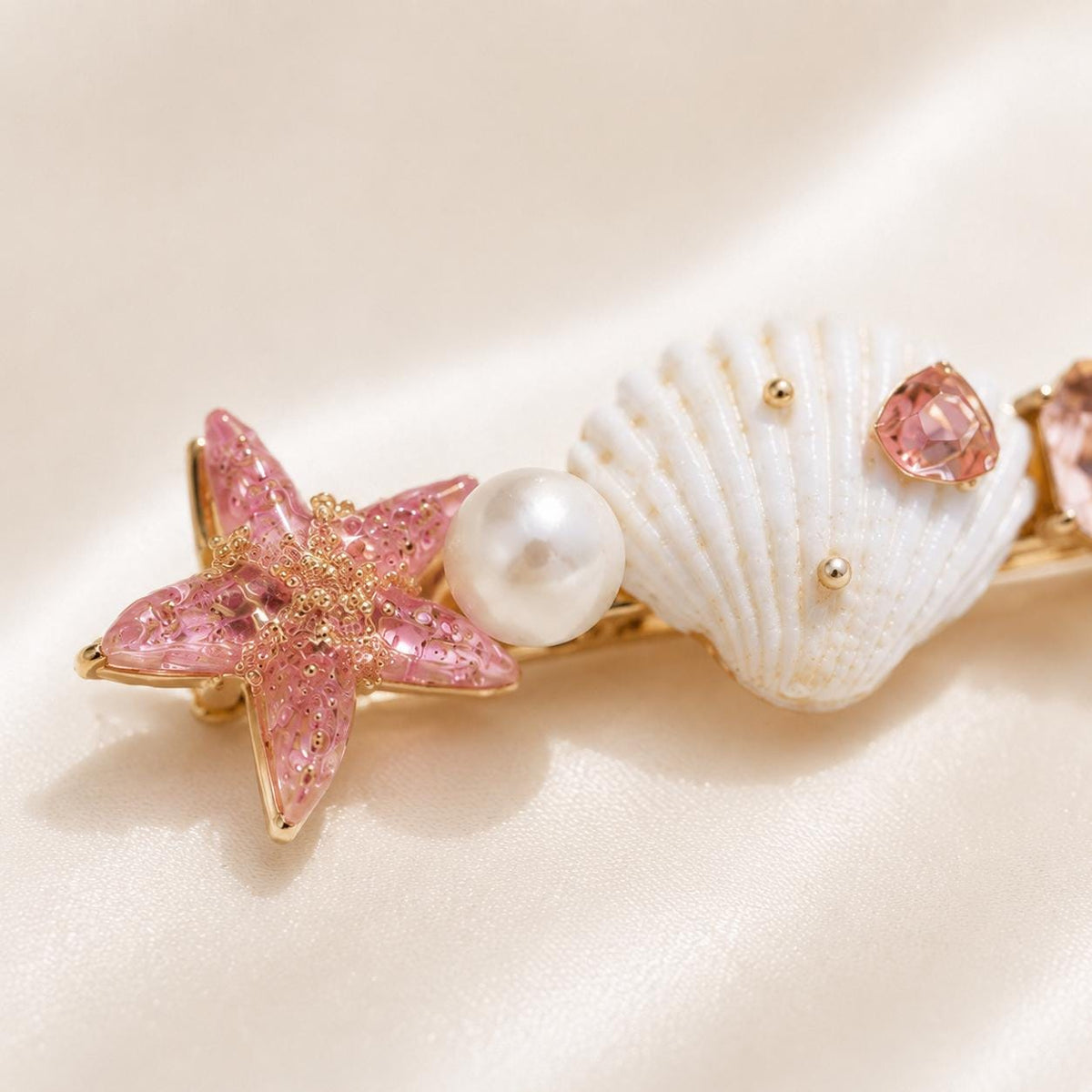 Pink Starfish Hair Clip, White Sea Shell Barrette, Pastel Mermaidcore Alligator Pinch, Whimsical Coastal Beach Vacation Accessories