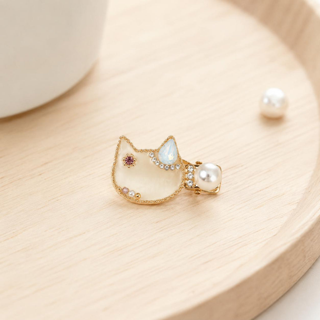 Cream Marble Cat Hair Clip, Opal Crystal Moon, Gold Chain Border, Pearl Alligator Pinch